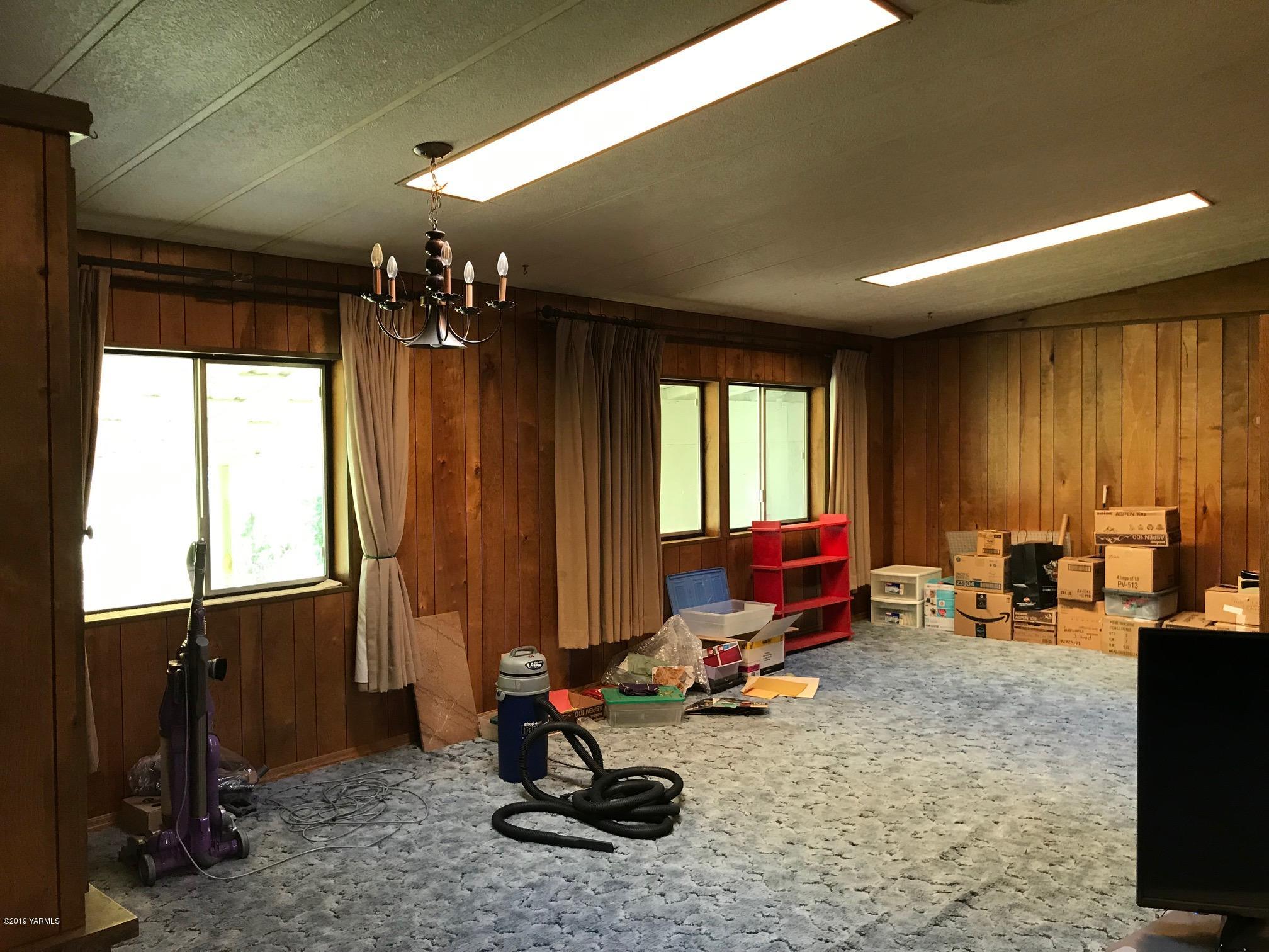 4031 Bell Road Yakima, WA 98901 - Photo 26 of 28 a view of a room with gym equipment