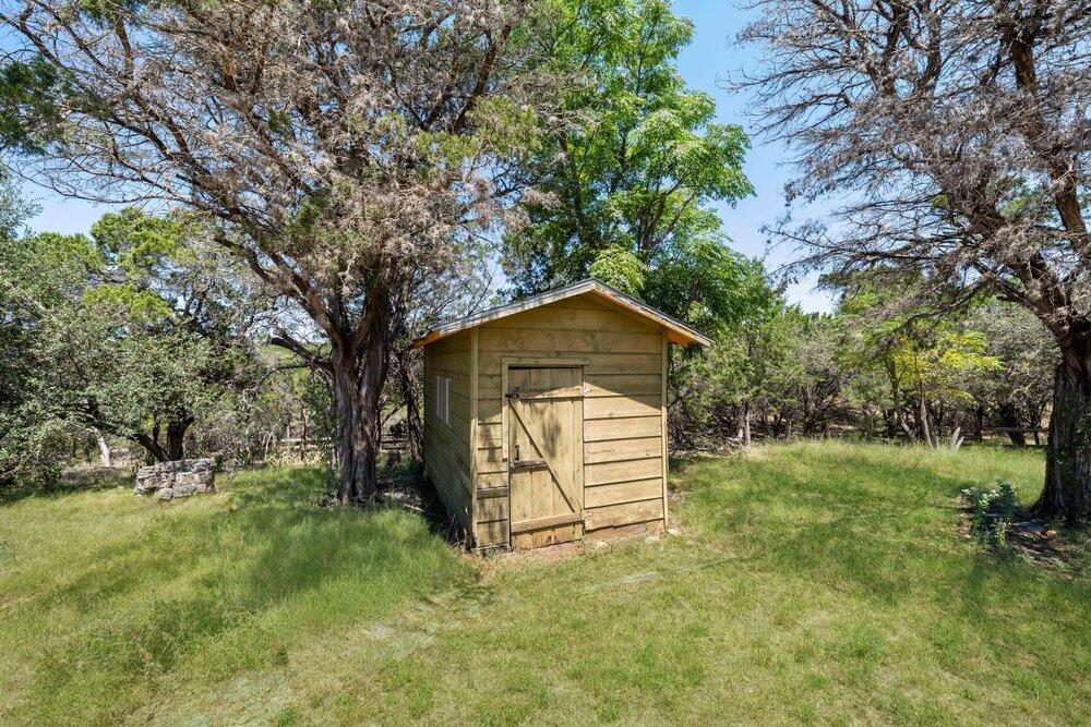 731 Mountain View Road Pipe Creek, TX 78063 - Photo 29 of 36 Gallery Image 29
