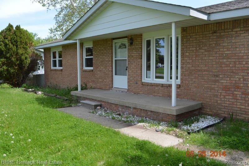 1866 Byron Road Howell, MI 48855 - Photo 3 of 28 38182.jpg