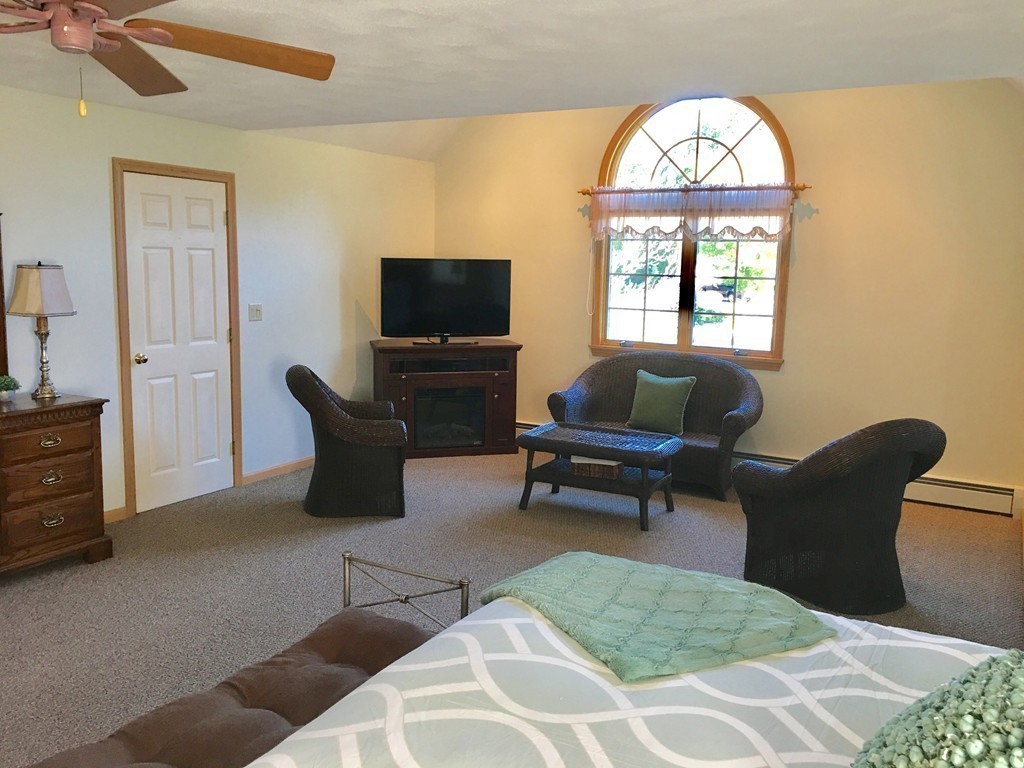 41 Andrews Road Wakefield, MA 01880 - Photo 17 of 30 Gallery Image 17