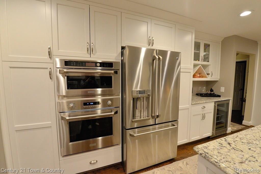 372 Shellbourne Drive Rochester Hills, MI 48309 - Photo 7 of 45
