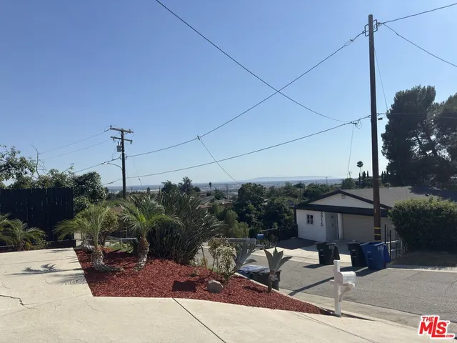 $3,850 | 3917 Dwiggins Street, Los Angeles, CA 90063