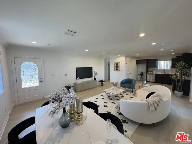 $3,850 | 3917 Dwiggins Street, Los Angeles, CA 90063