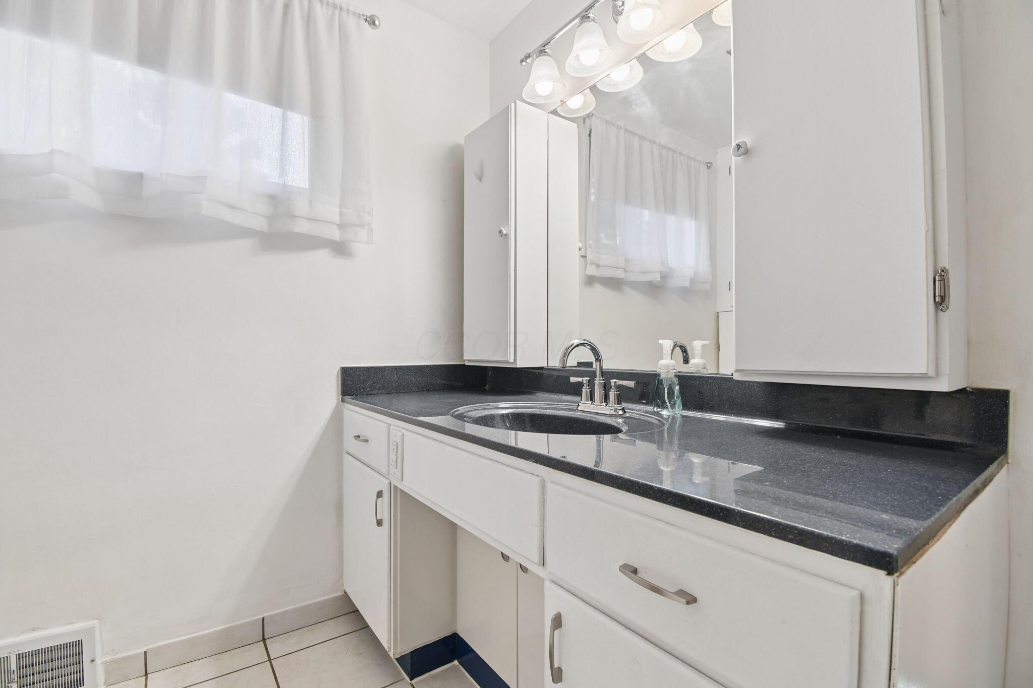 1017 Newark Road Mount Vernon, OH 43050 - Photo 14 of 40 bathroom newark