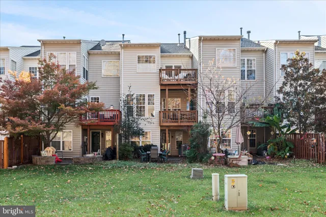 $3,900 | 5419 Summer Leaf Lane, Alexandria, VA 22312
