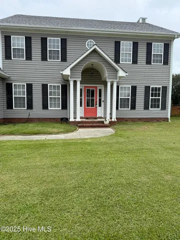 $447,500 | 329 Iverleigh Lane, Jacksonville, NC 28540