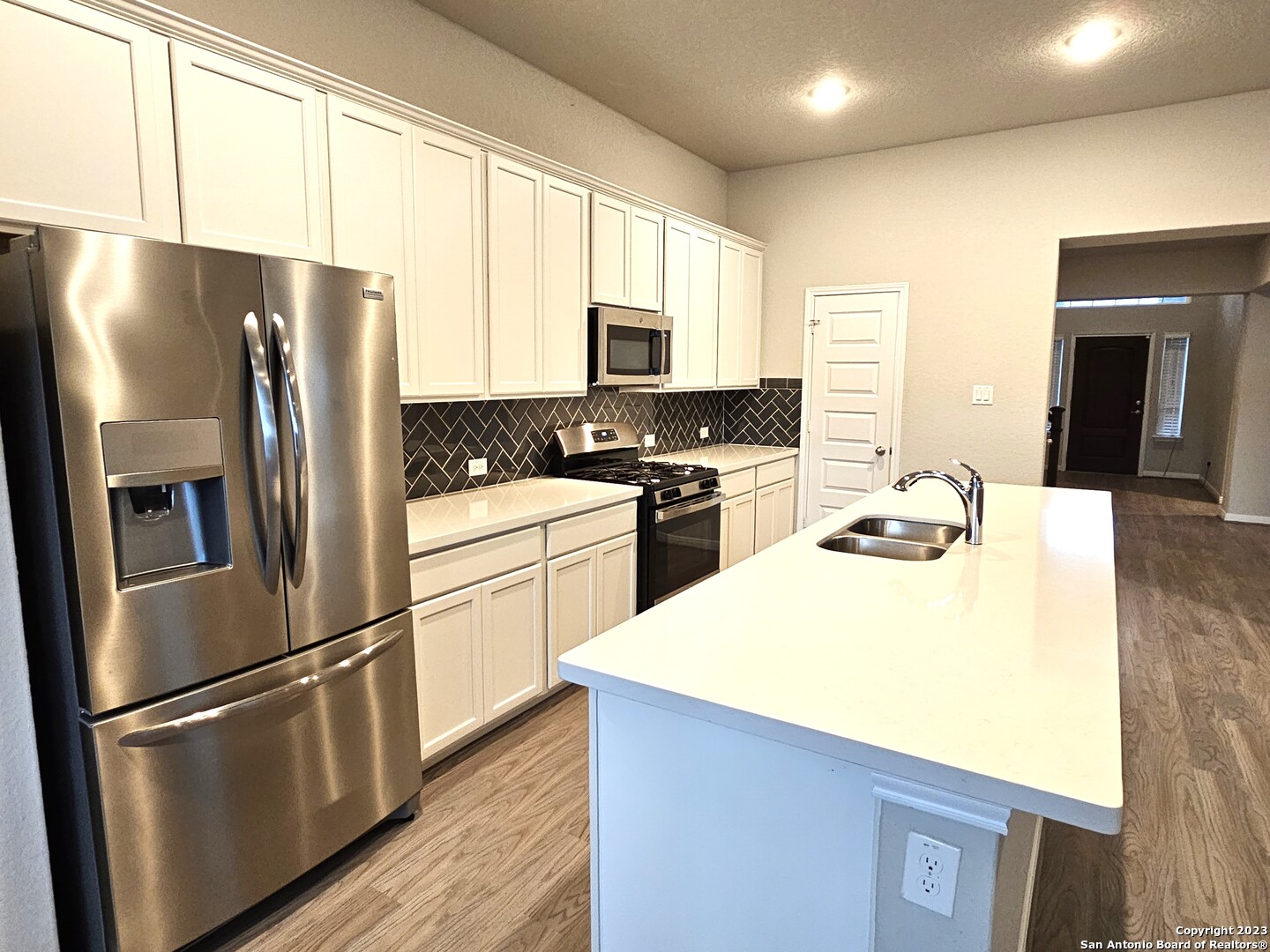 12549 Rothau Drive Schertz, TX 78154 - Photo 4 of 38