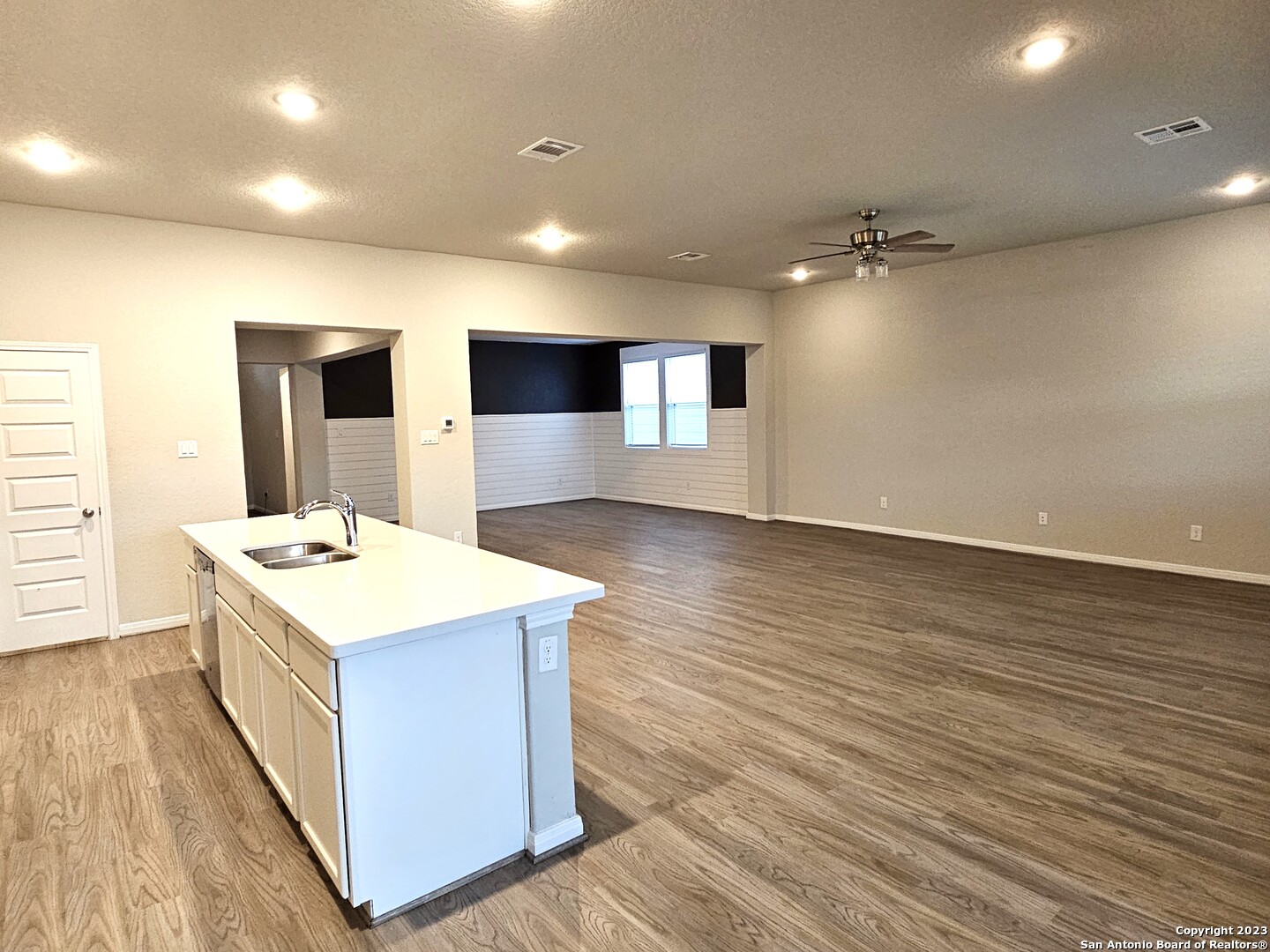 12549 Rothau Drive Schertz, TX 78154 - Photo 5 of 38