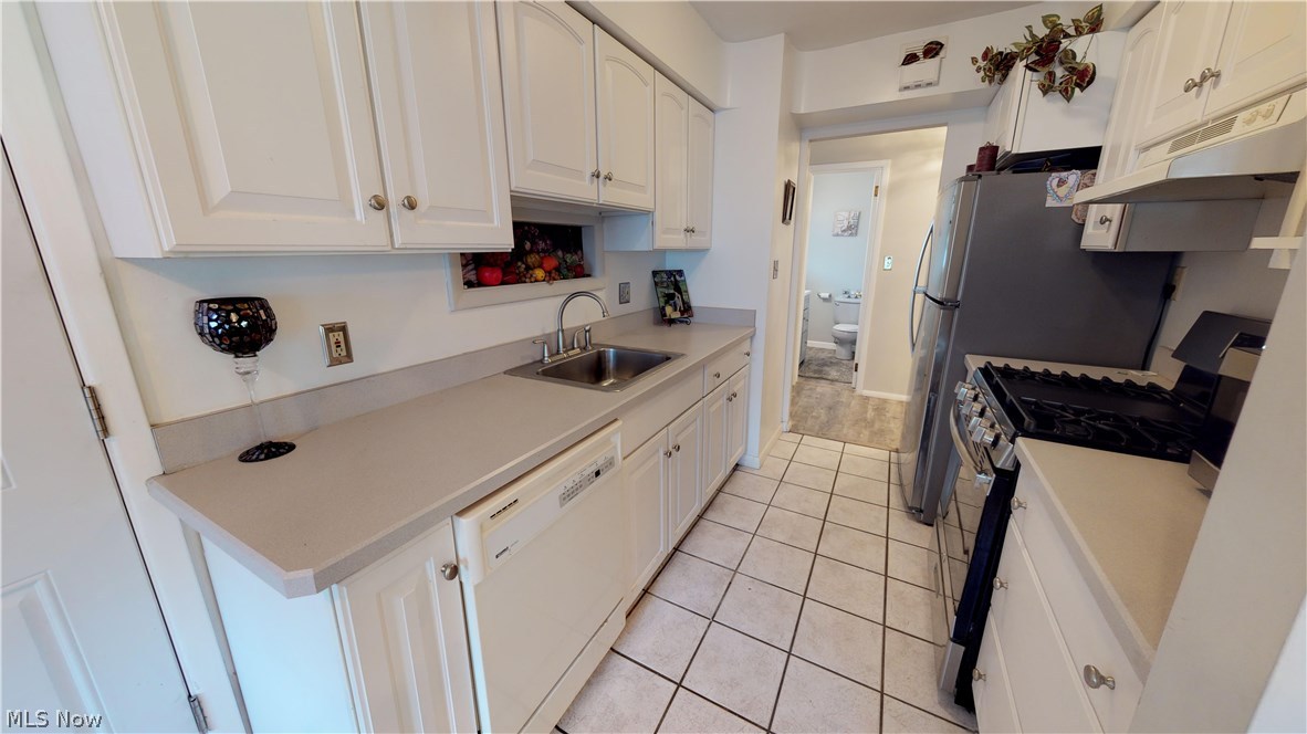 5023 South Sedgewick Road Cleveland, OH 44124 - Photo 5 of 33
