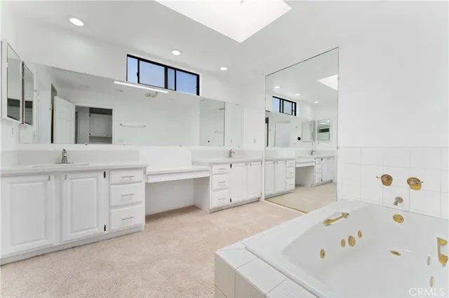 $3,500 | 1230 East Ocean Boulevard, Long Beach, CA 90802