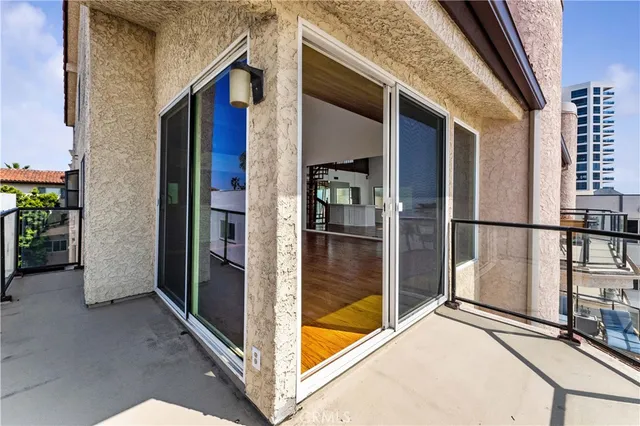 $3,500 | 1230 East Ocean Boulevard, Long Beach, CA 90802