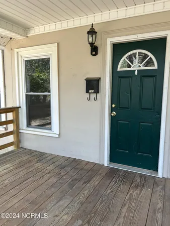 $1,800 | 240 East New Hampshire Avenue, Southern Pines, NC 28387