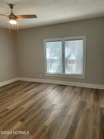 $1,800 | 240 East New Hampshire Avenue, Southern Pines, NC 28387