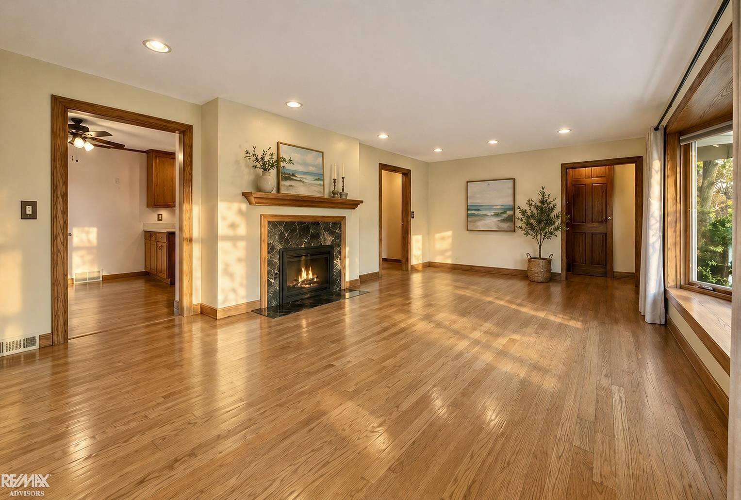 28900 South River Road Harrison Township, MI 48045 - Photo 33 of 81