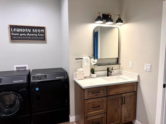 $819,900 | 8610 Maynard Place, Duluth, MN 55808