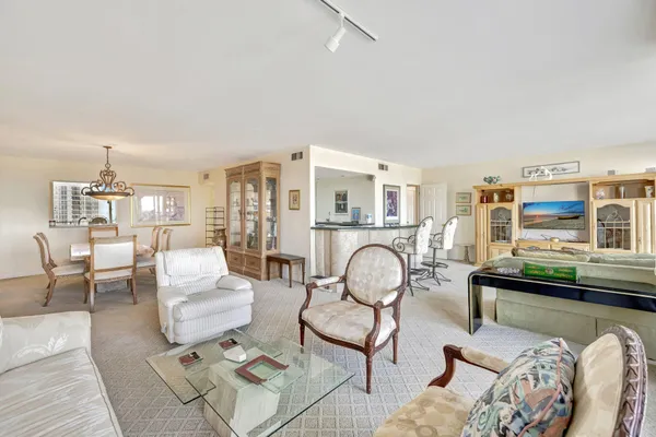 $725,000 | 521 North Riverside Drive, Unit 1207, Pompano Beach, FL 33062