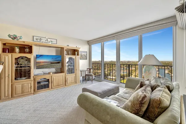 $725,000 | 521 North Riverside Drive, Unit 1207, Pompano Beach, FL 33062