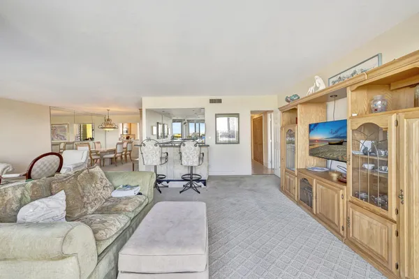 $725,000 | 521 North Riverside Drive, Unit 1207, Pompano Beach, FL 33062