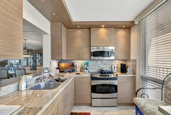 $725,000 | 521 North Riverside Drive, Unit 1207, Pompano Beach, FL 33062