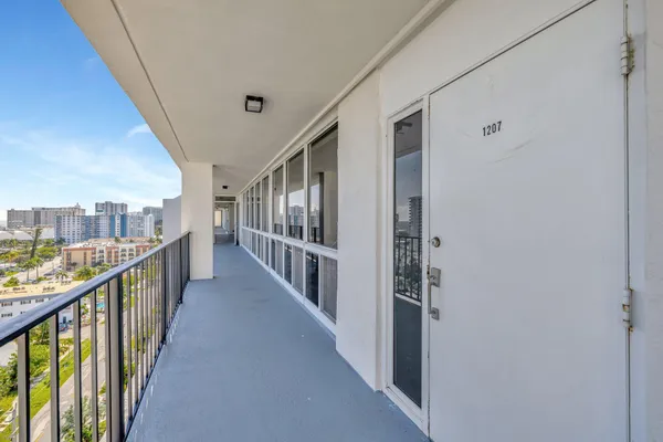 $725,000 | 521 North Riverside Drive, Unit 1207, Pompano Beach, FL 33062