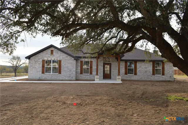 $439,500 | 425 County Road 3152, Kempner, TX 76539