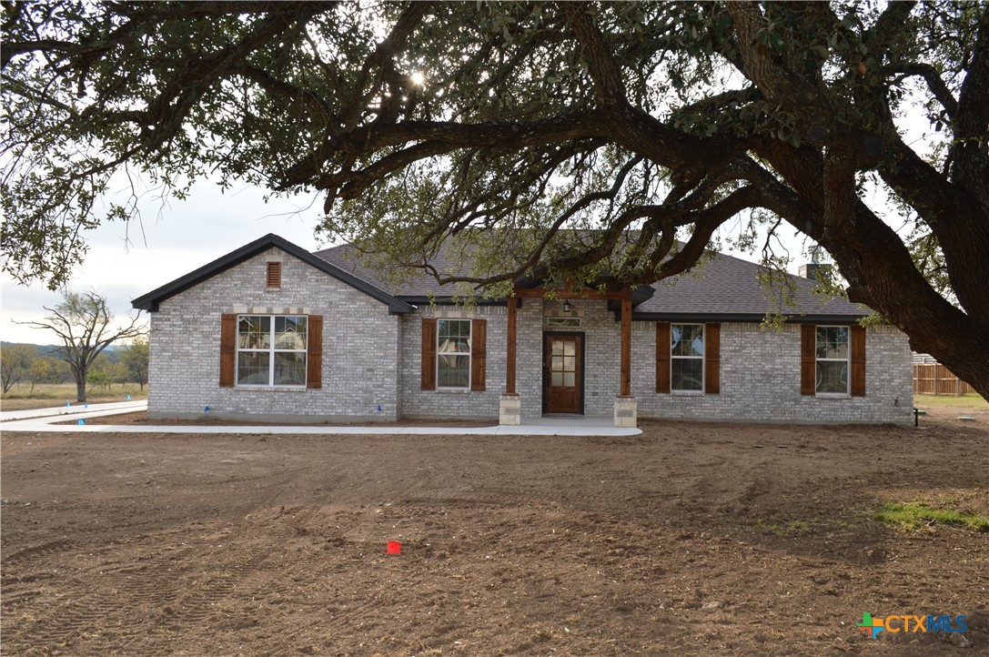 425 County Road 3152 Kempner, TX 76539 - Photo 47 of 48 front view of a house with a yard