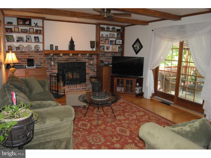 4070 Davisville Road Hatboro, PA 19040 - Photo 6 of 24 Family Room