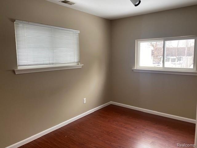 710 Kinney Road Pontiac, MI 48340 - Photo 8 of 12 bedroom1.jpg