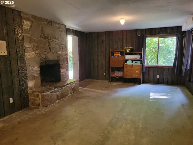 $595,000 | 32922 Coal Creek Road, Scappoose, OR 97056