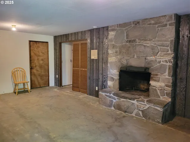 $595,000 | 32922 Coal Creek Road, Scappoose, OR 97056