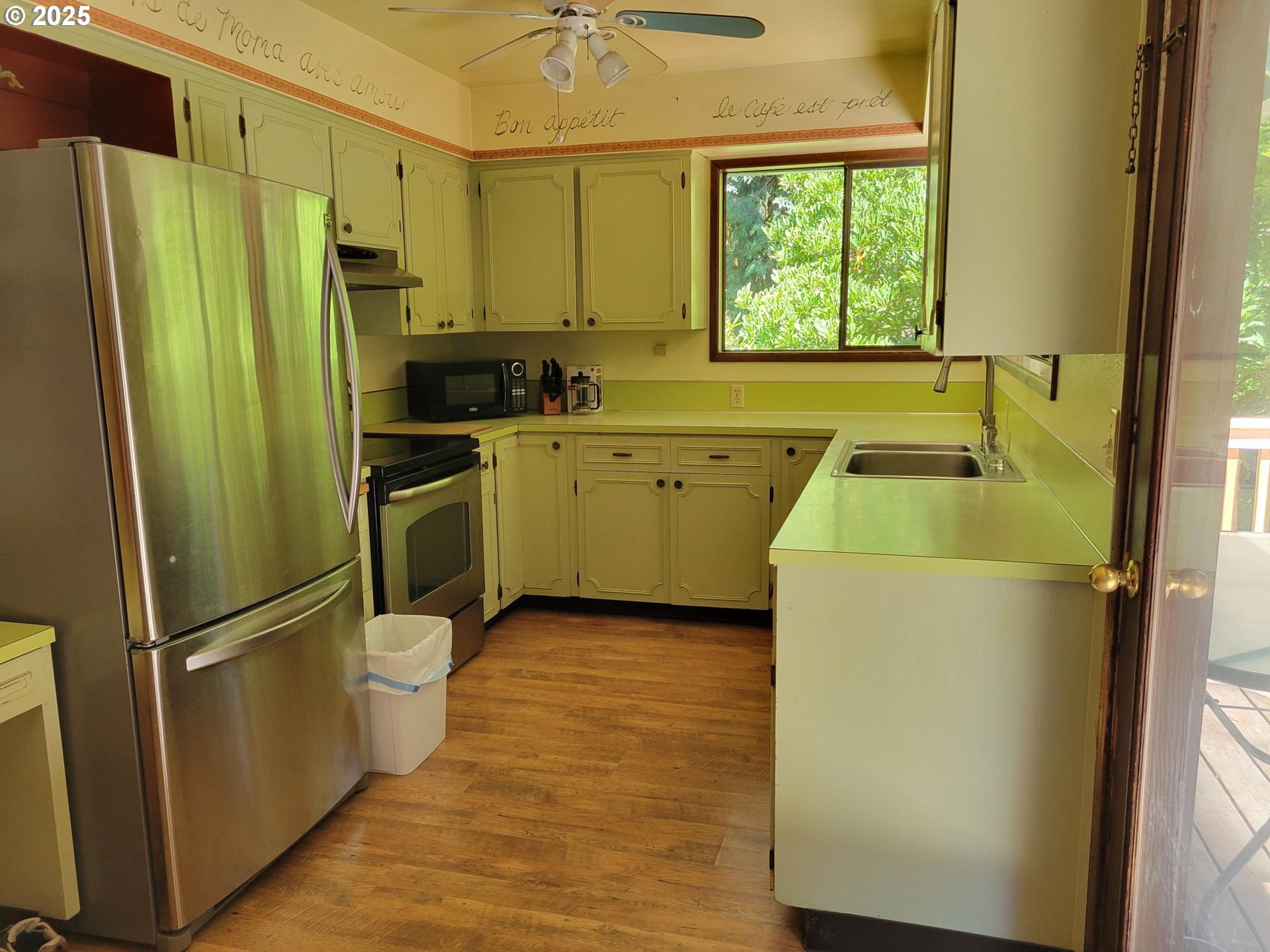 32922 Coal Creek Road Scappoose, OR 97056 - Photo 5 of 21 Kitchen