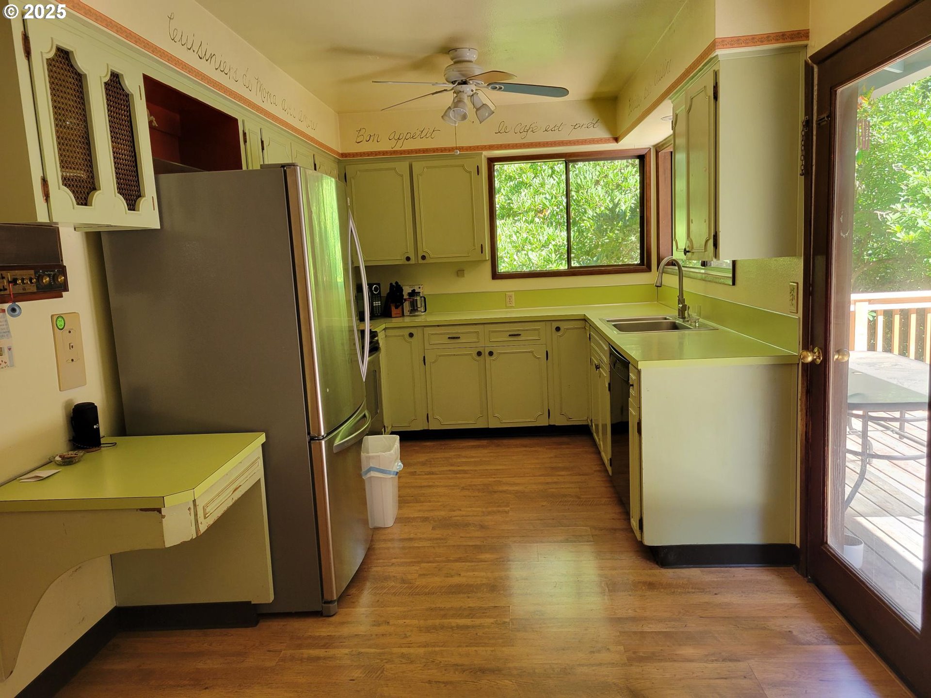 32922 Coal Creek Road Scappoose, OR 97056 - Photo 6 of 21 Kitchen