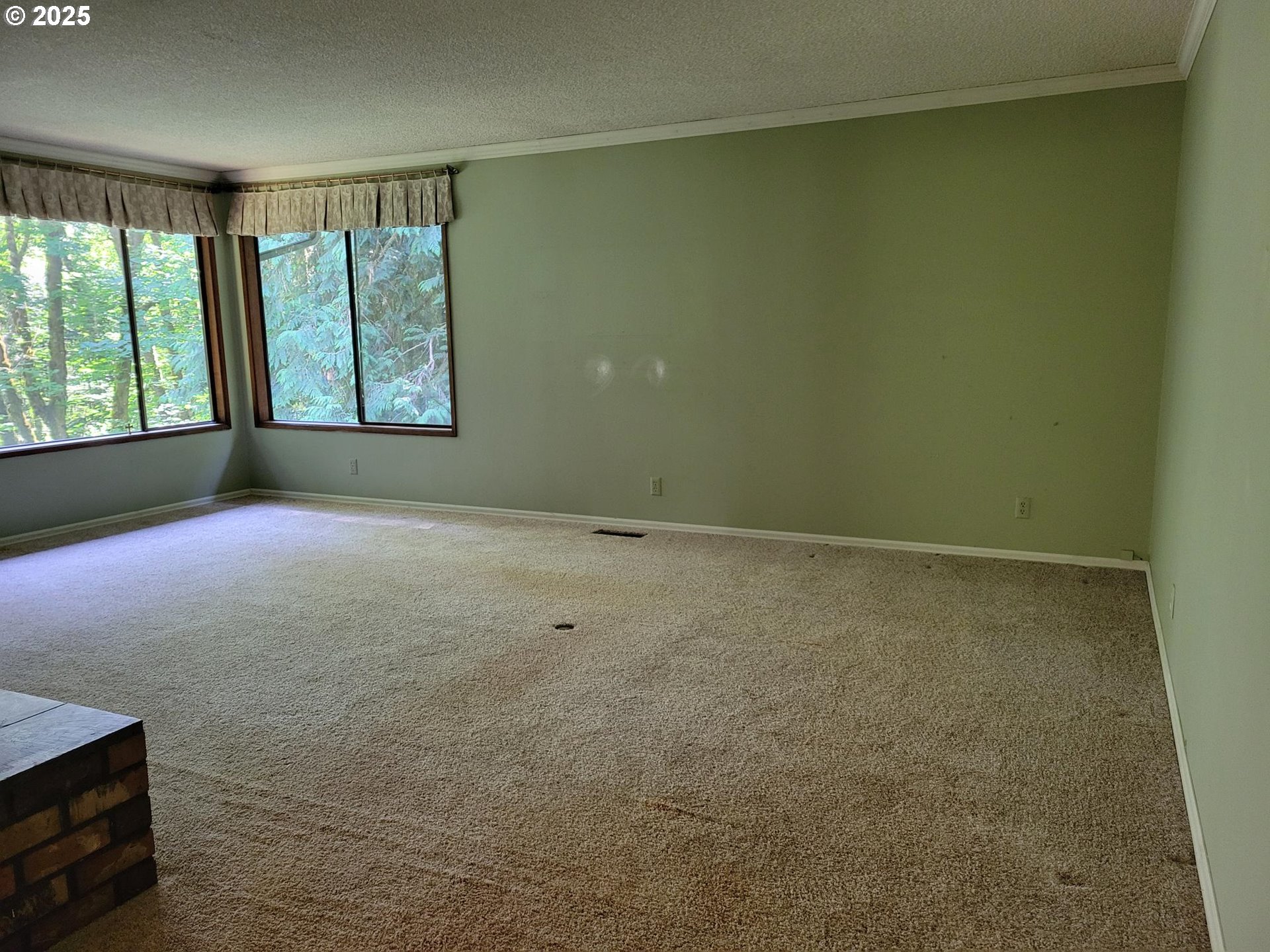 32922 Coal Creek Road Scappoose, OR 97056 - Photo 10 of 21 Living Room