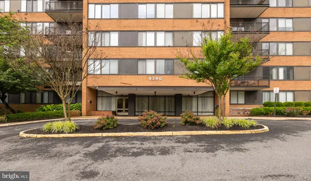 $300,000 | 4390 Lorcom Lane, Unit 503, Arlington, VA 22207
