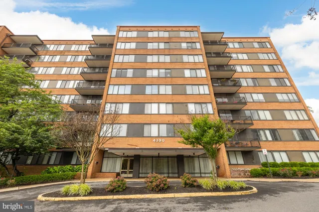 $300,000 | 4390 Lorcom Lane, Unit 503, Arlington, VA 22207