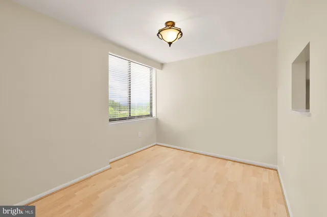 $300,000 | 4390 Lorcom Lane, Unit 503, Arlington, VA 22207