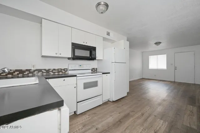 $899 | 2049 West Hayward Avenue, Unit 3, Phoenix, AZ 85021