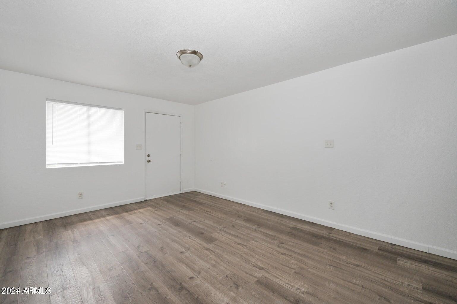 2049 West Hayward Avenue, Unit 3 Phoenix, AZ 85021 - Photo 7 of 14 20220816035343034282000000-o