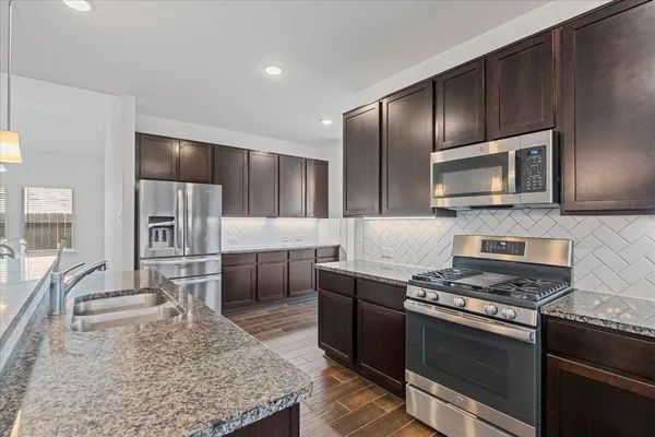$2,200 | 4715 Painted Bunting Lane, Baytown, TX 77521