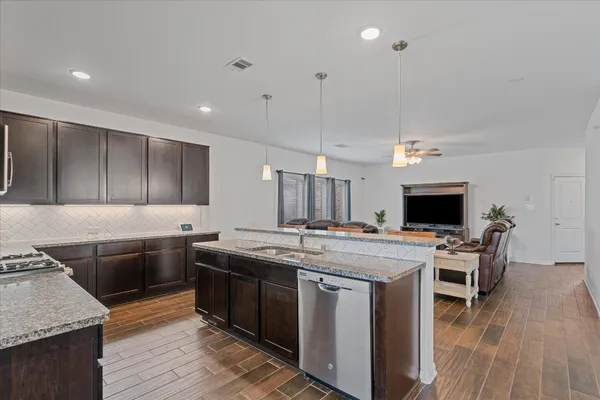 $2,200 | 4715 Painted Bunting Lane, Baytown, TX 77521