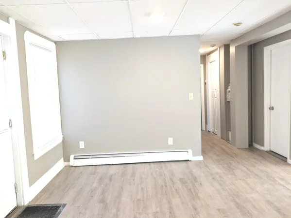 $1,895 | 3 South Shore Road, Unit 6, Salem, NH 03079