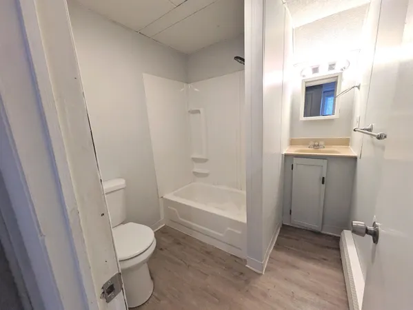 $1,895 | 3 South Shore Road, Unit 6, Salem, NH 03079
