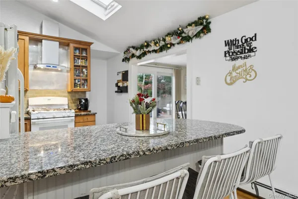 $1,349,000 | 6 Montauk Boulevard, East Hampton, NY 11937