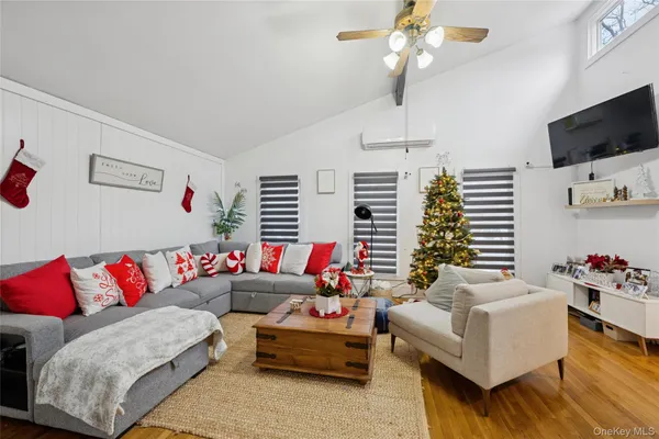 $1,349,000 | 6 Montauk Boulevard, East Hampton, NY 11937
