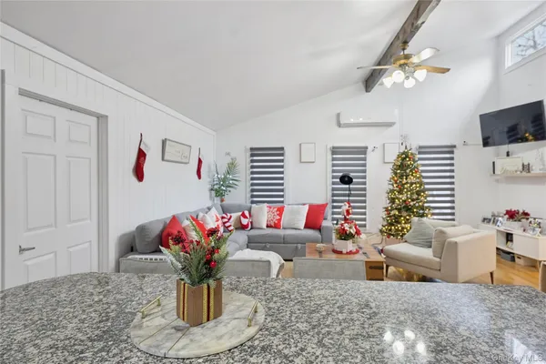 $1,349,000 | 6 Montauk Boulevard, East Hampton, NY 11937
