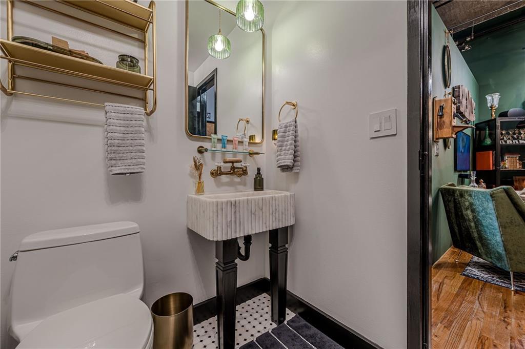3235 Roswell Road Northeast, Unit 819 Atlanta, GA 30305 - Photo 31 of 76 Gallery Image 31