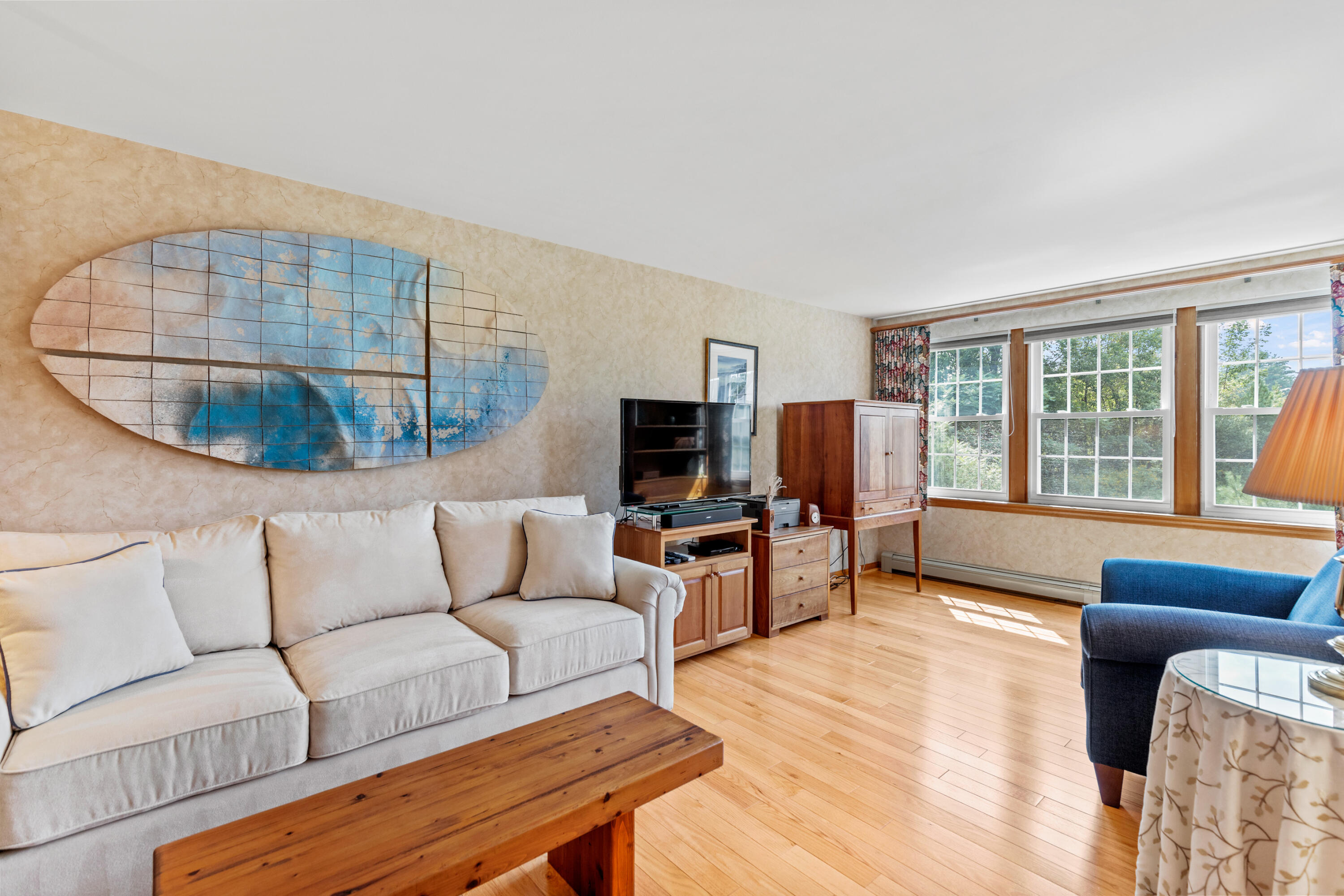 33 Summit Circle Westbrook, ME 04092 - Photo 14 of 36 Living room