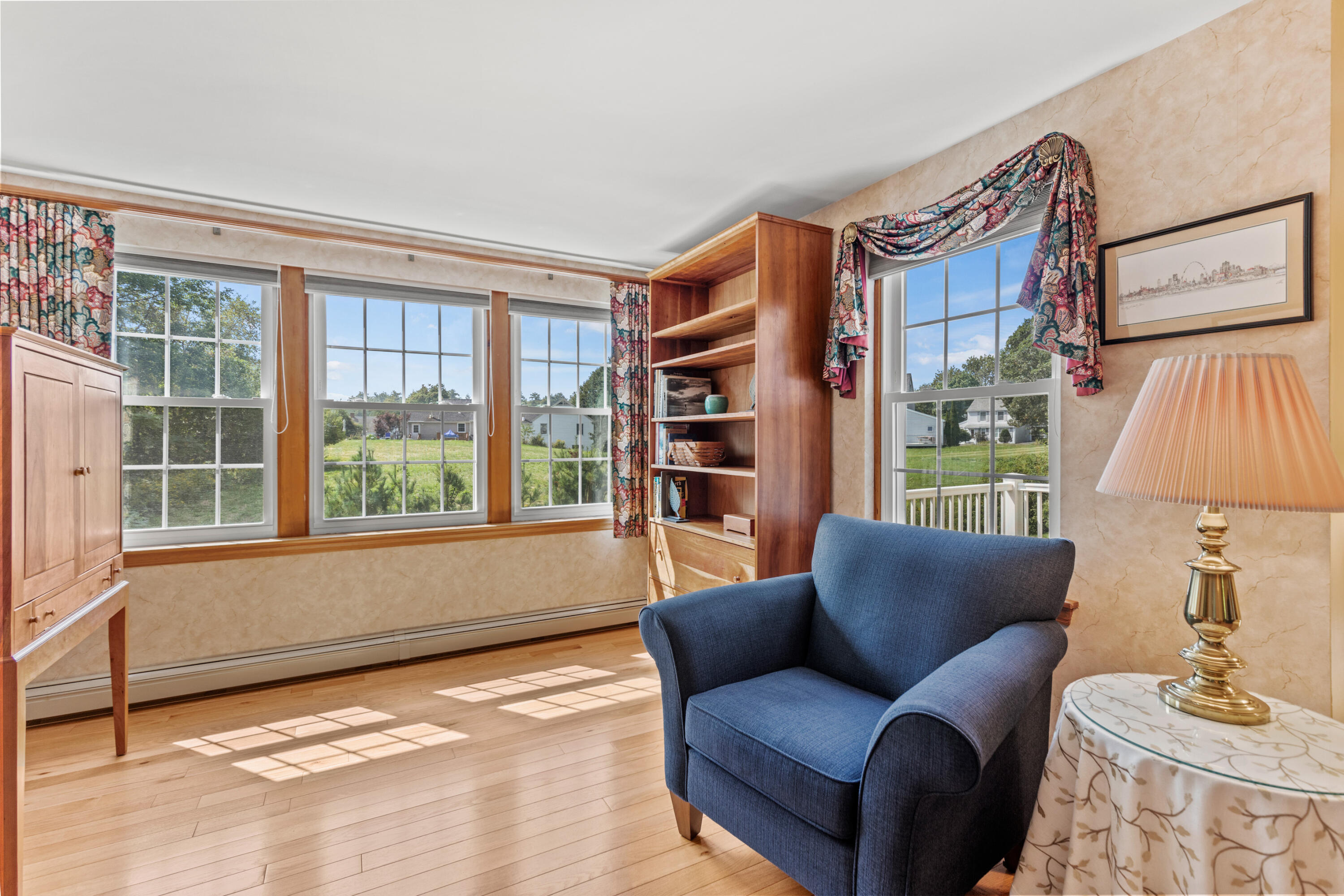 33 Summit Circle Westbrook, ME 04092 - Photo 15 of 36 Living room