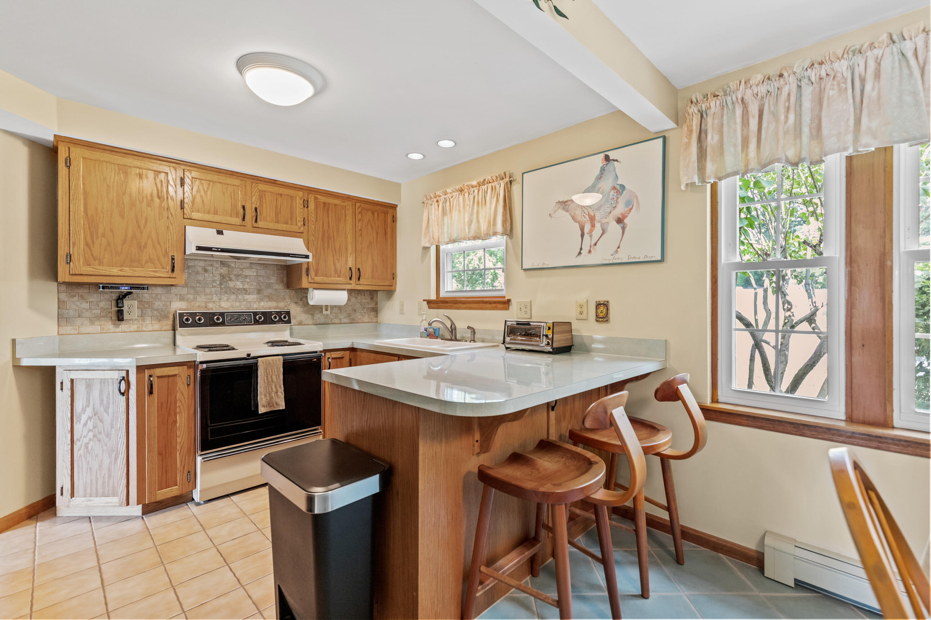 33 Summit Circle Westbrook, ME 04092 - Photo 5 of 36 Kitchen