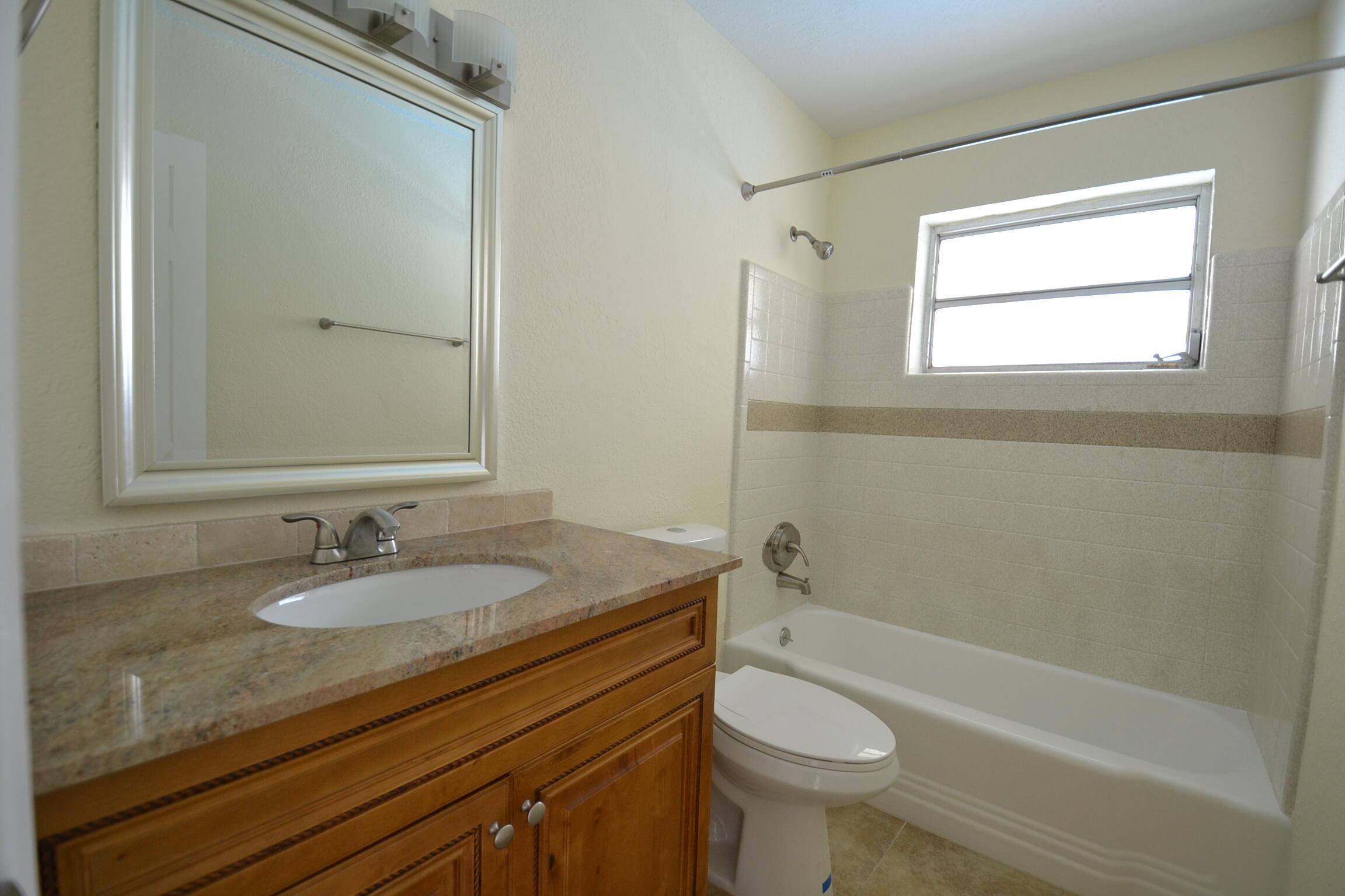 1098 Southwest 9th Avenue Boca Raton, FL 33486 - Photo 12 of 15 Guest Bath